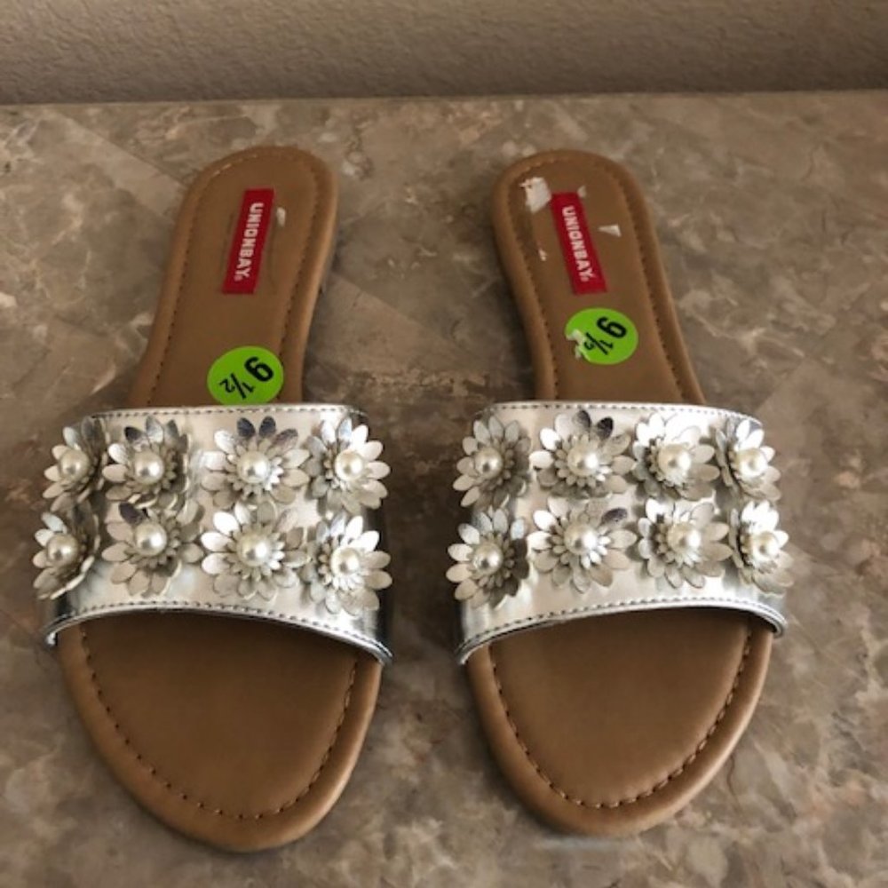 SILVER FLOWER WITH FAUX PEARLS SLIP ON SANDALS - Picture 1 of 4